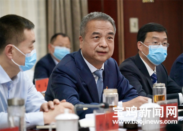 杨广亭讨论市委工作报告时强调 坚持系统思维科学决策 推动高质量发展