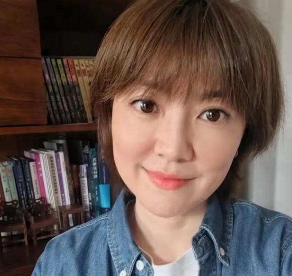 著名主持人朱霞被免职后女方用廉颇的故事来勉励自己