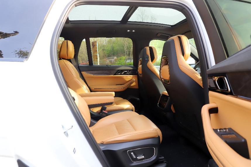 气场全开豪华感拉满实拍领克旗舰suv领克09