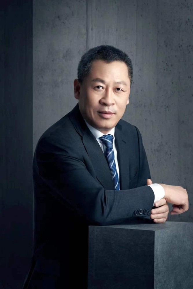 京东方荣膺灯塔工厂董事长陈炎顺细谈数字经济大潮