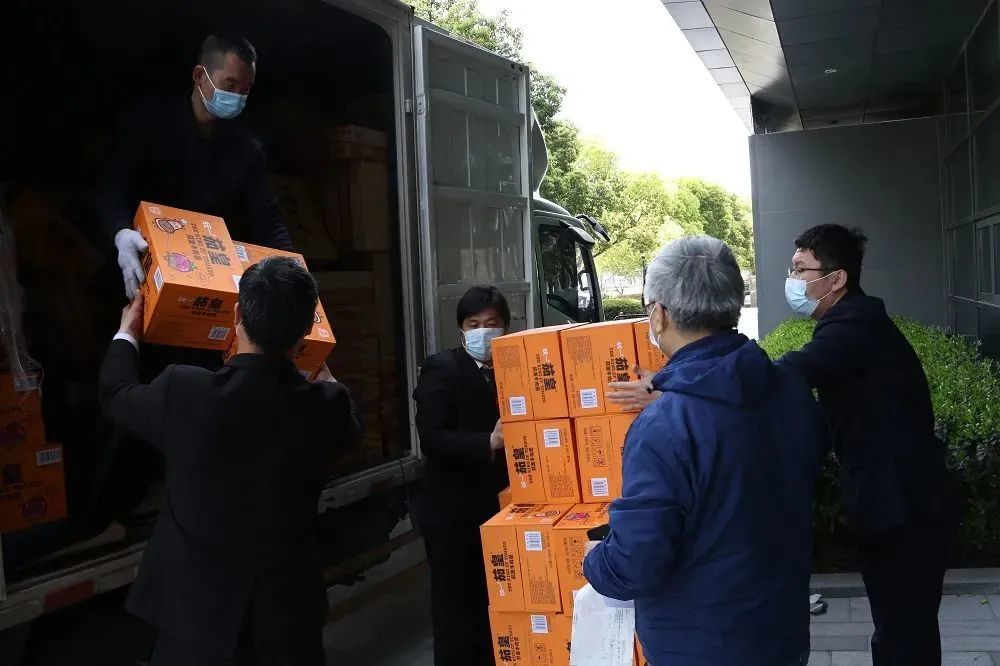 與此同時,臨空園區的老牌食品企業統一集團,立即響應,參與物品捐贈.