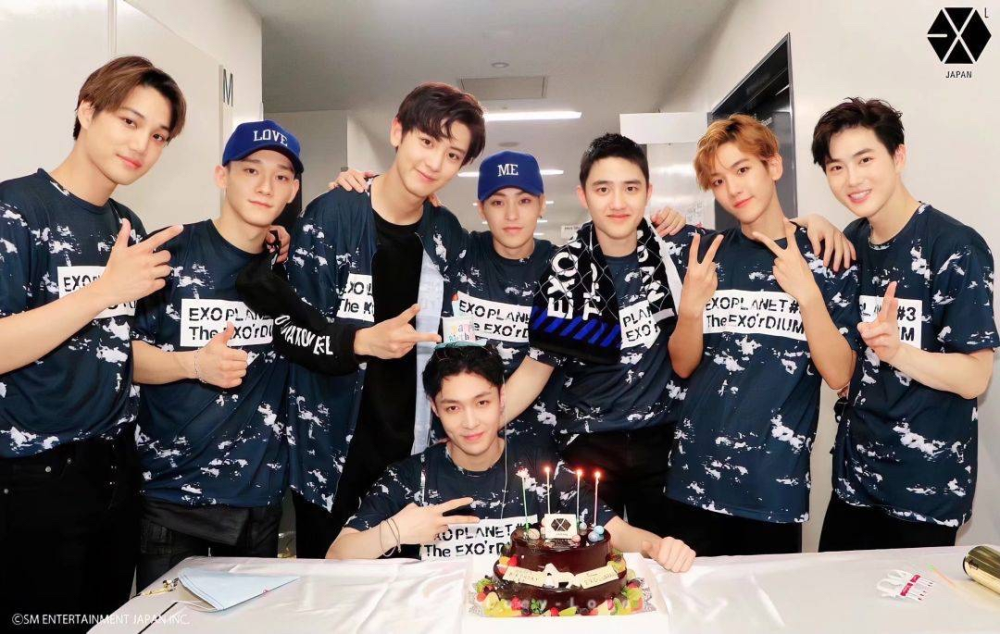 exo出道十周年张艺兴中韩两边跑朴灿烈升级为奶爸