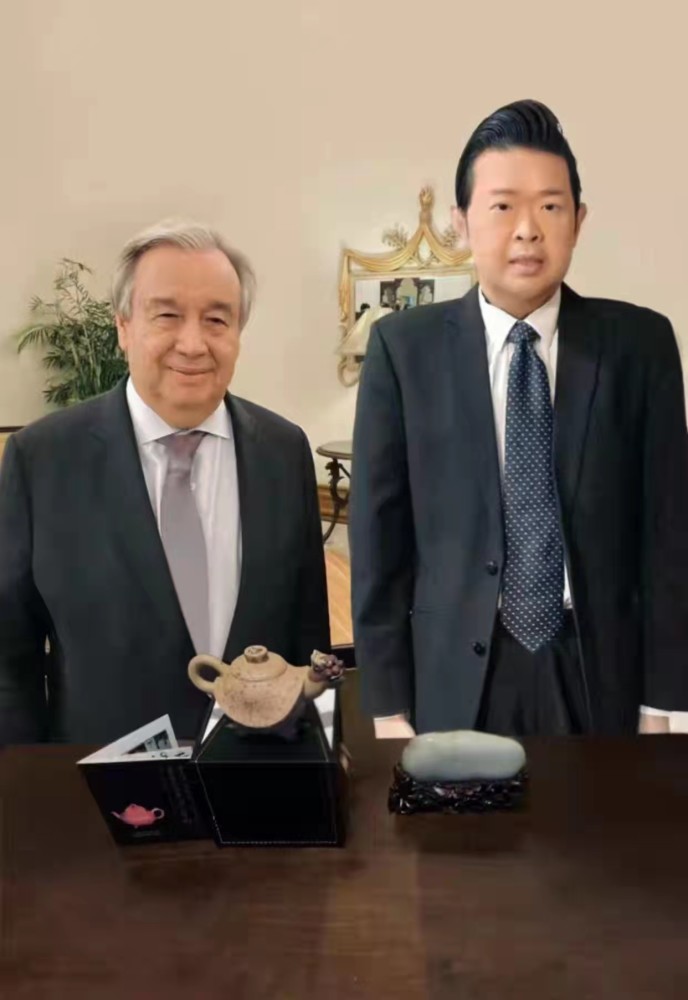 秘书长潘彦成先生赏析中国传统工艺大师李双喜先生亲手密制的金龟龙壶