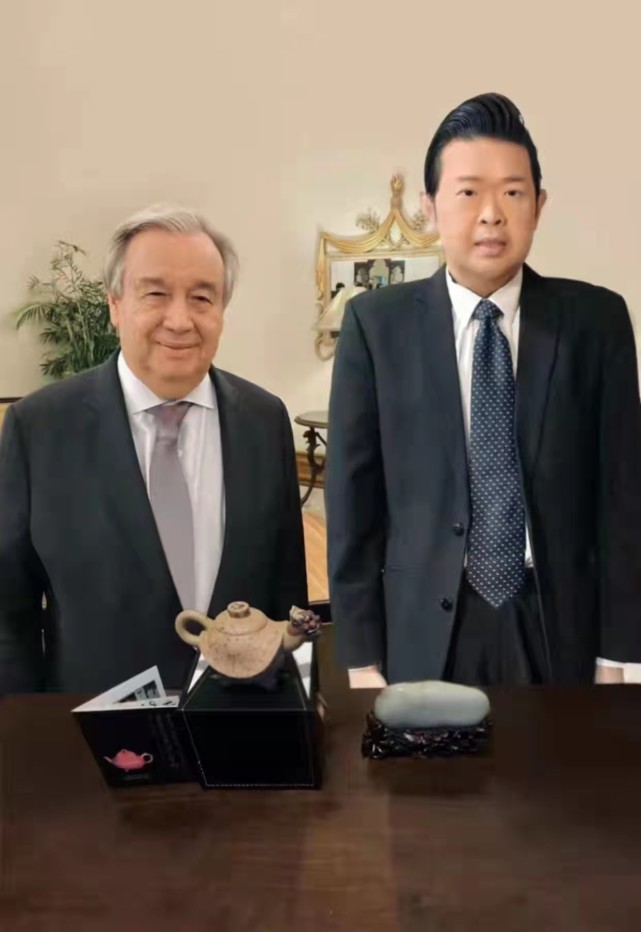秘书长潘彦成先生赏析中国传统工艺大师李双喜先生亲手密制的金龟龙壶
