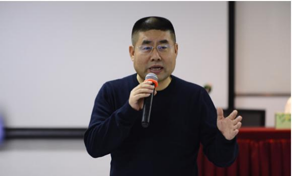 吴向东再跳槽,挥别华夏幸福,或加入鹏瑞开启豪宅建设?_腾讯新闻