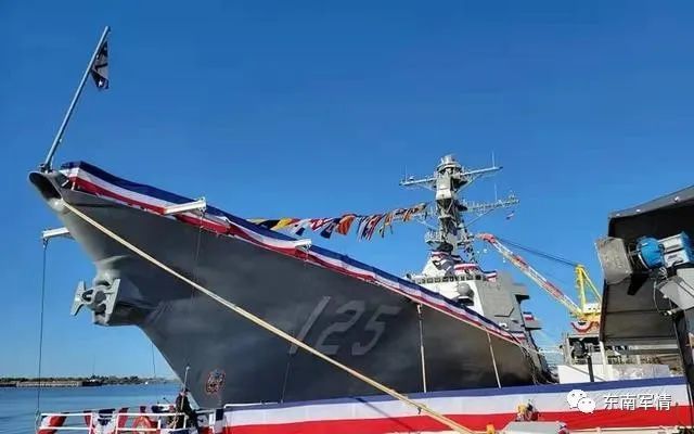 美军为阿利伯克Ⅲ型驱逐舰首舰举行受洗仪式