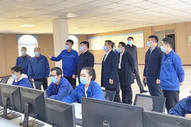 辽阳市副市长袁国相到辽阳天瑞水泥调研