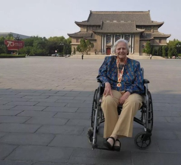 "开封是河南大学明伦校区所在地,是吴雪莉奉献一生的地方.