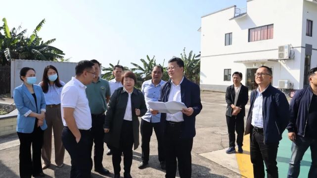 区委常委,区委办主任王佳富,副区长周伟平及相关部门负责人参加本次