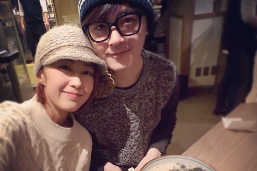 35岁歌手洪卓立11年爱情终成过去新女友和前任一样是模特