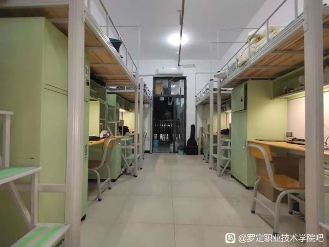 宿舍楼都到西校区这边来啦~据说机电系,工程系和经管系你的第一感受是