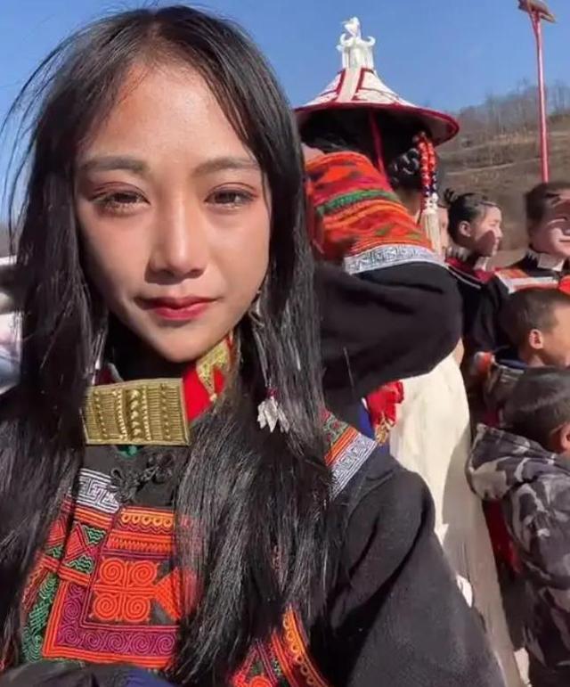 大凉山孟阳婚纱照图片