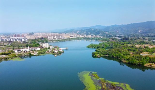 一江碧水向东流梁平双桂湖国家湿地公园人城湖相融共生