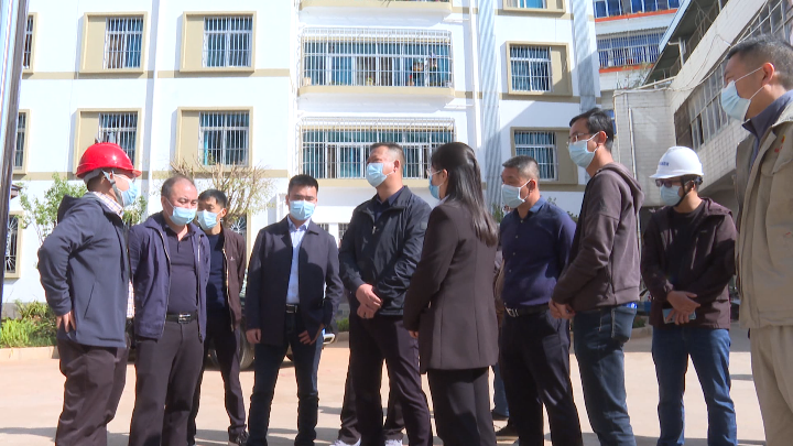 市委办公室主任李云,副市长李旭葵等,先后到市污水处理厂,综合执法局