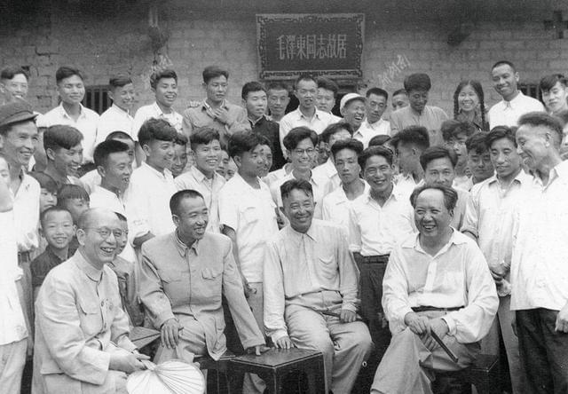 小木匠智救毛泽东，25年后主席特邀他去北京，临走之际送3件礼物我也喜欢番茄的英语