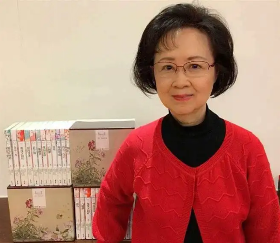 金铭 10岁走红 18岁考北大 被撒贝宁暗恋年 42岁仍不婚不育 腾讯新闻