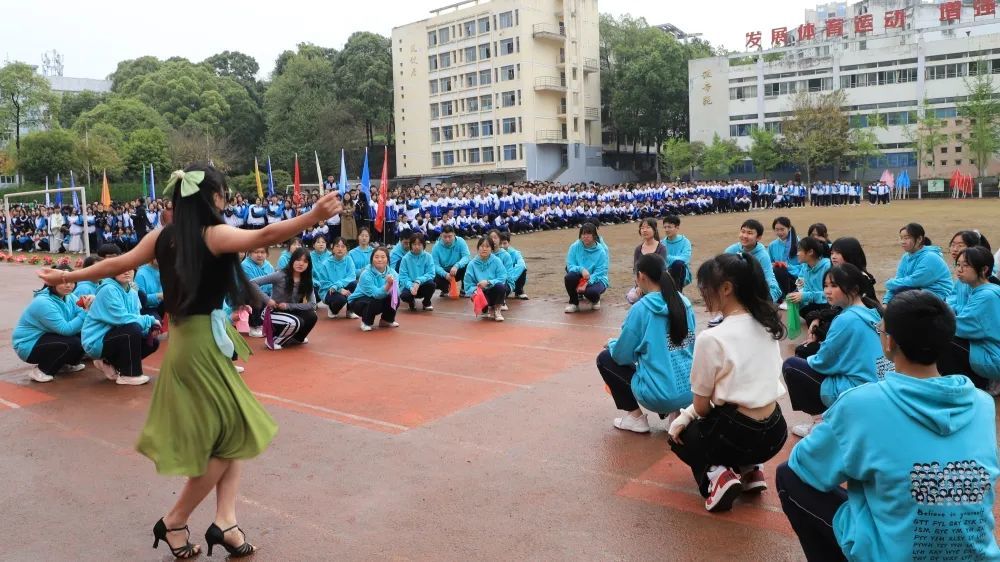广元市实验中学第32届春季田径运动会开幕式