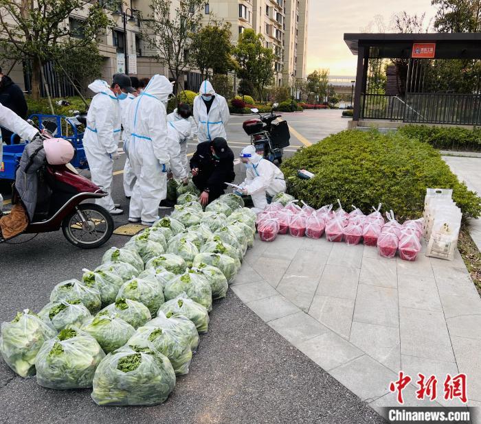 上海战疫录：凌晨，上海，送菜人英语语法网