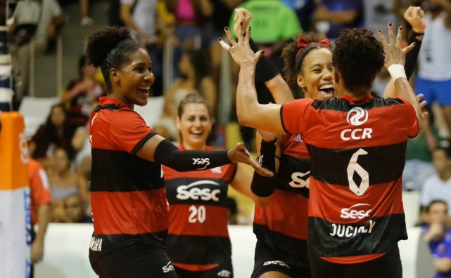 巴西女排联赛半决赛第一场,弗拉门戈塞斯克客场3-0乌贝兰迪