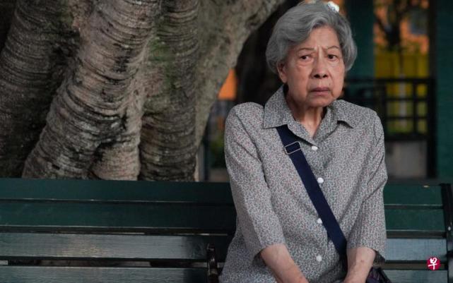 (视频截图)以"鬼后","龙婆"等角色让年轻观众认识的87岁资深女星罗兰