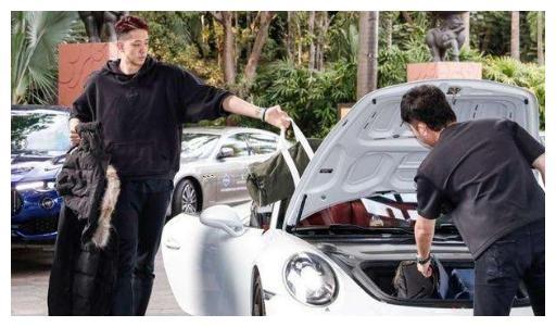 沈梓捷:队友有问题,大鸟上赛季去酒吧禁赛坑球队被扒