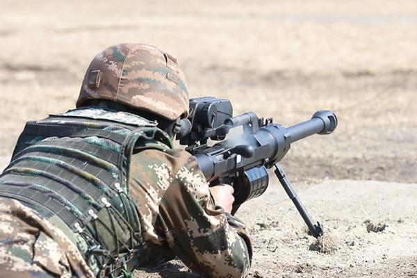 武警黑龙江总队某支队组织重火器实弹射击训练