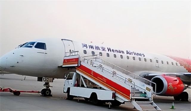经过确认,失事的是河南航空8387号航班,而该航班一小时前刚从哈尔滨
