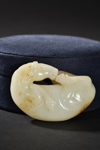 清代 和田玉卧马把件
