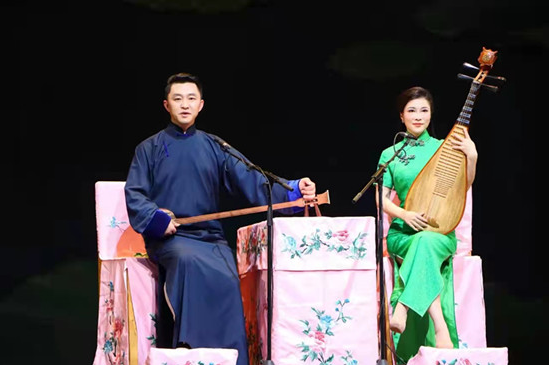 扬州姑娘手机申城游后续上海评弹团把这趟奇幻漂流唱成开篇