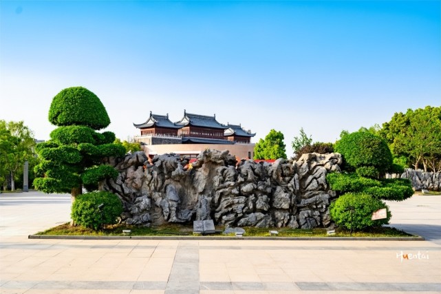 安徽小县城灵璧,因假山奇石而出名,适合春游踏青