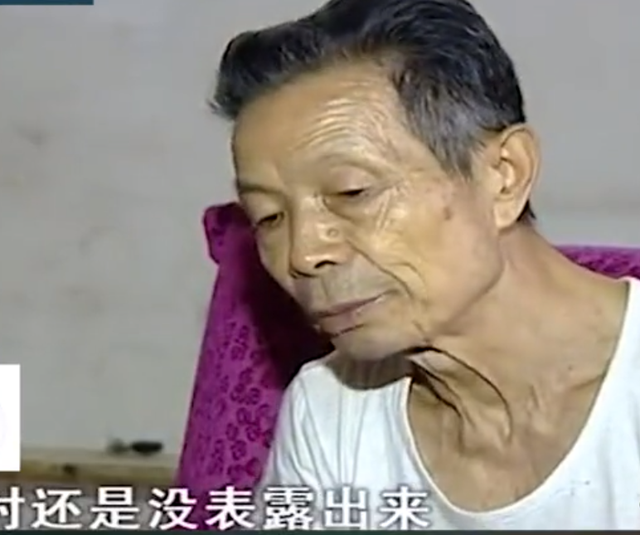 唐治广老人说,儿子唐晓春不是他亲生的,因为儿子唐晓春的出生时间,和