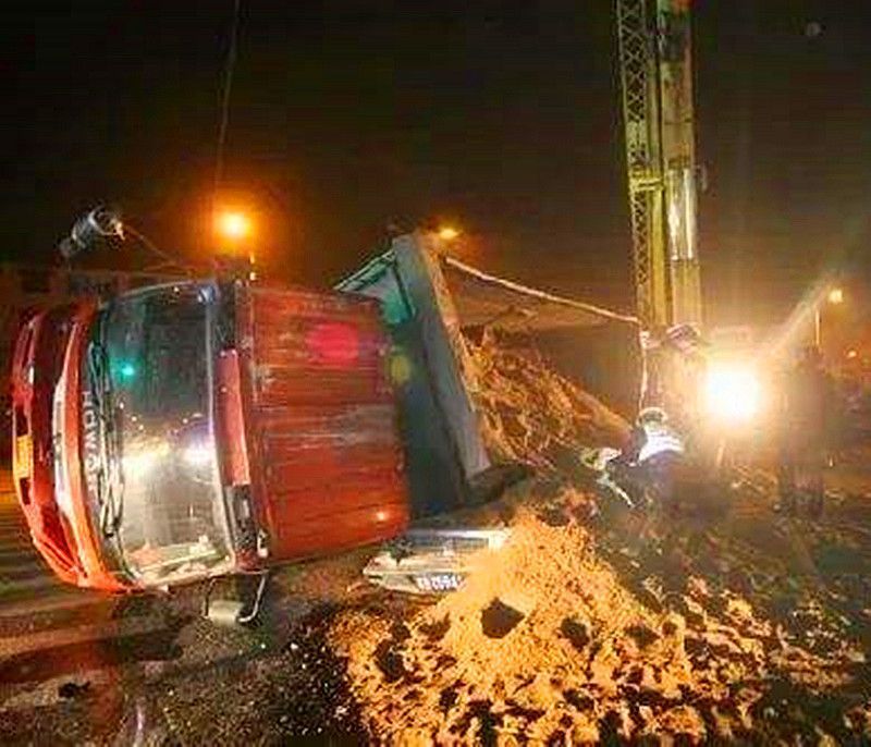 砂土车侧翻致一家6人死亡江西丰城829交通事故原因查明