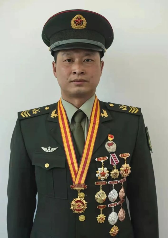 优秀!刘志敏获评固边稳藏标兵并荣立二等功_腾讯新闻