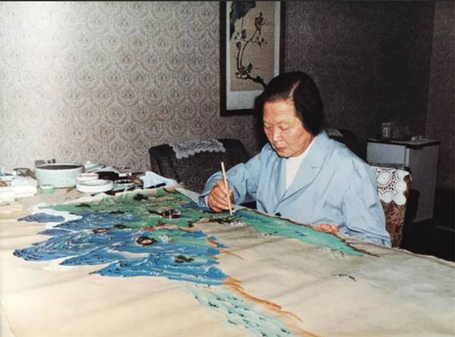 潘素本是青楼不幸女一曲琵琶遇良人贵族少爷为娶她遣散妻妾