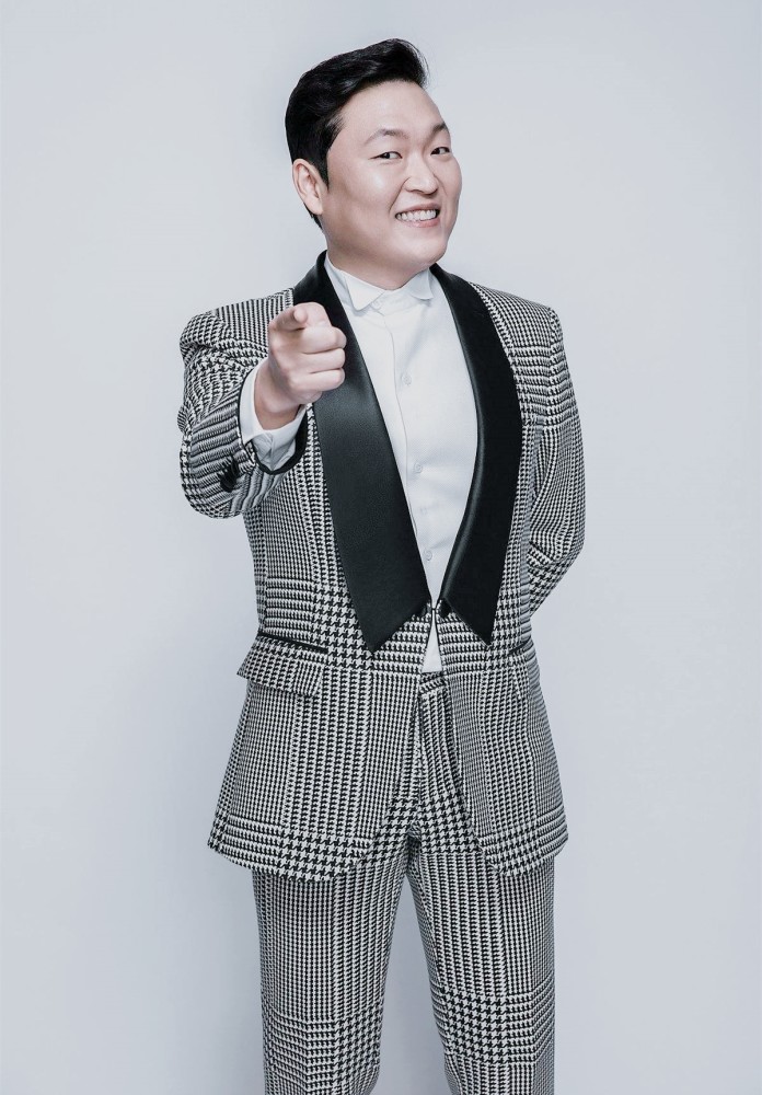 图:朴宰相(鸟叔)写真照可喜的是,如今,他迷途知返,2022,他快马加鞭