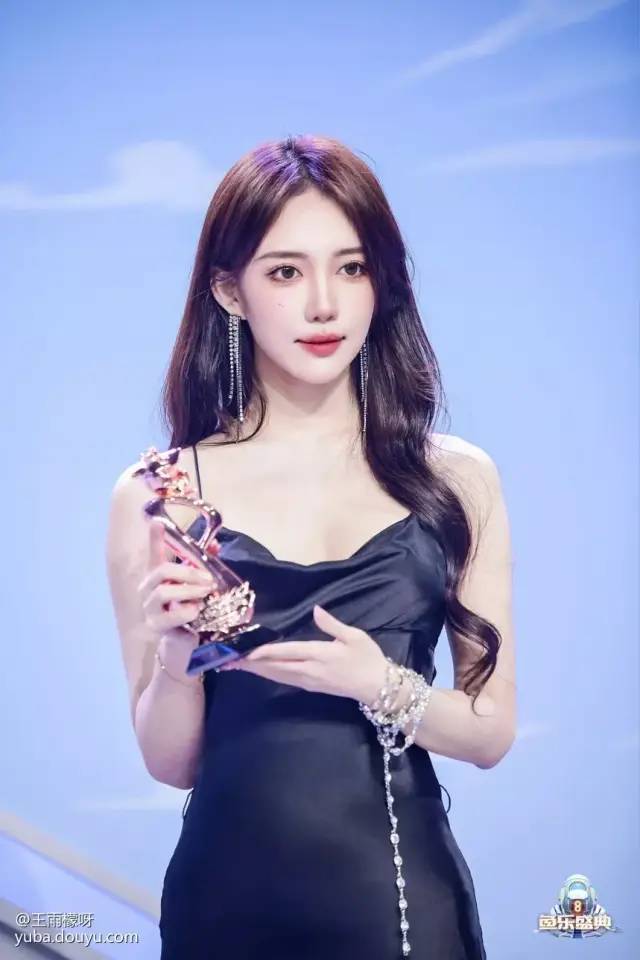 女主播称自己是为直播而生注定是吃这碗饭的人