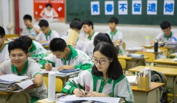 北京初中生迎来好消息，可不参加中考登记读高中，家长盼全国推行卤肘花的家常做法大全