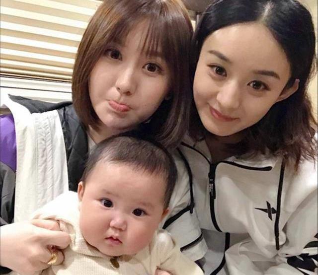 网曝赵丽颖儿子10个月正面照,网友:长得好像冯绍峰