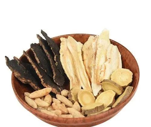 但究方剂的组成和功用,实是在《伤寒论》的桔梗汤(桔梗,甘草)的基础上