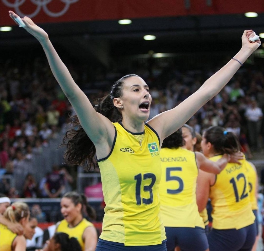 一代传奇落幕巴西女排天才接应谢拉宣布退役曾是中国女排最大敌人