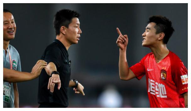 27岁韦世豪没人要,60万嫌少想拿千万,坑鲁能真气人