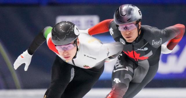 刘少昂夺双冠激情大吼 刘少林武大靖缺席 少昂疯狂收割冠军 武大靖 北京冬奥会 世锦赛 短道速滑 刘少昂 刘少林