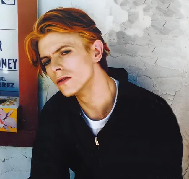 大卫鲍伊:娶三婚最美非洲黑人超模,婚后宠妻24年,女儿很像他