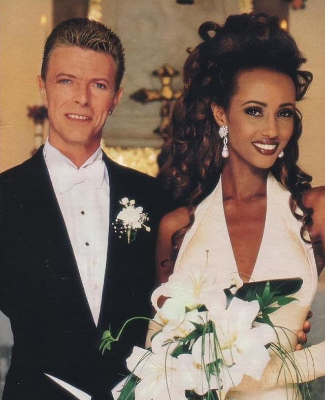 1992年,大卫·鲍伊和伊曼奔赴意大利托斯卡纳,举办了一场美好的婚礼