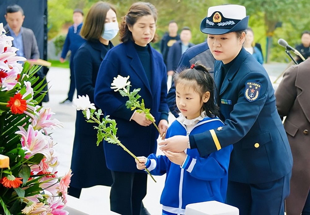 16年殲15艦載機飛行員張超犧牲最後遺言我是不是再也飛不了了