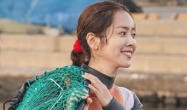 以及个性和蔼却饱受谣言的新人海女"李英玉",令人期待