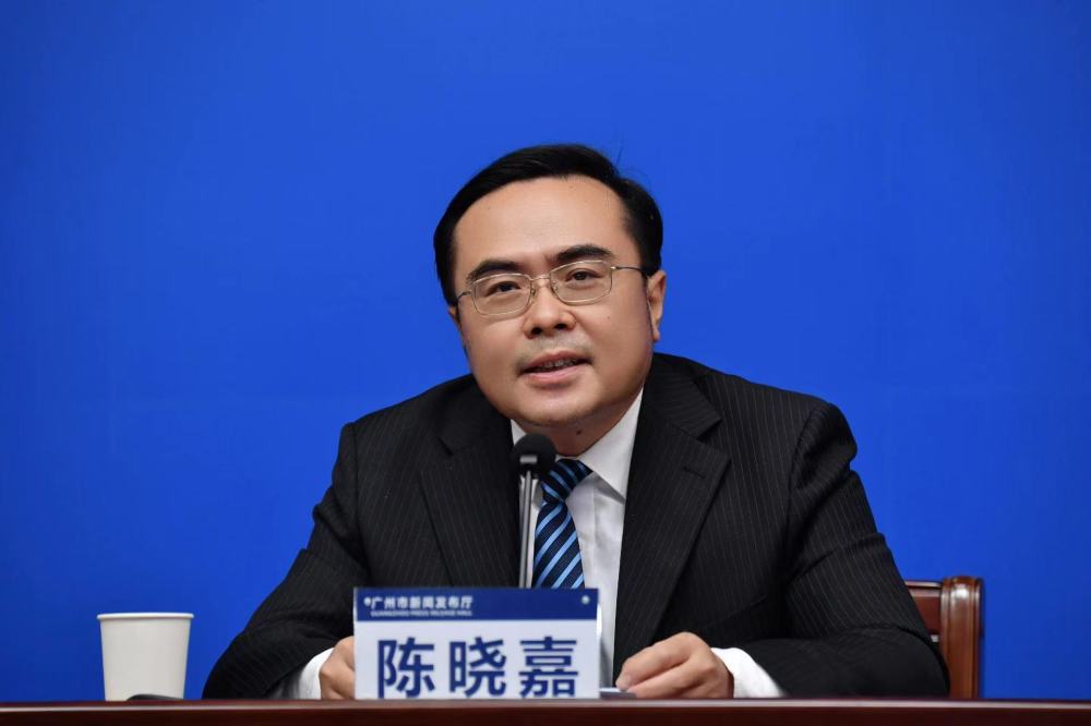 一线党旗飘广州市155万名党员下沉社区支援防疫