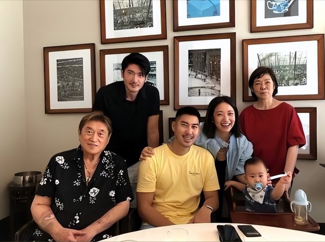 男神高以翔离开我们两年但女友一直饱受争议究竟为何