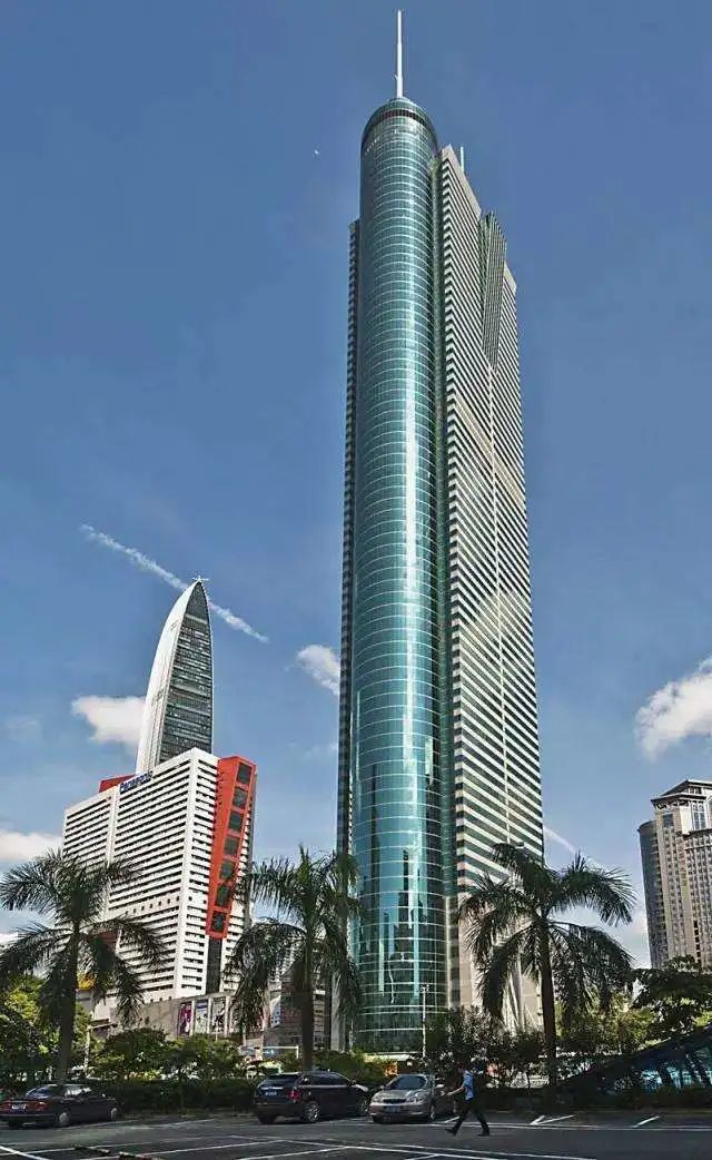 深圳地王大厦(信兴广场)简介深圳罗湖地王大厦写字楼出租金价格表深圳