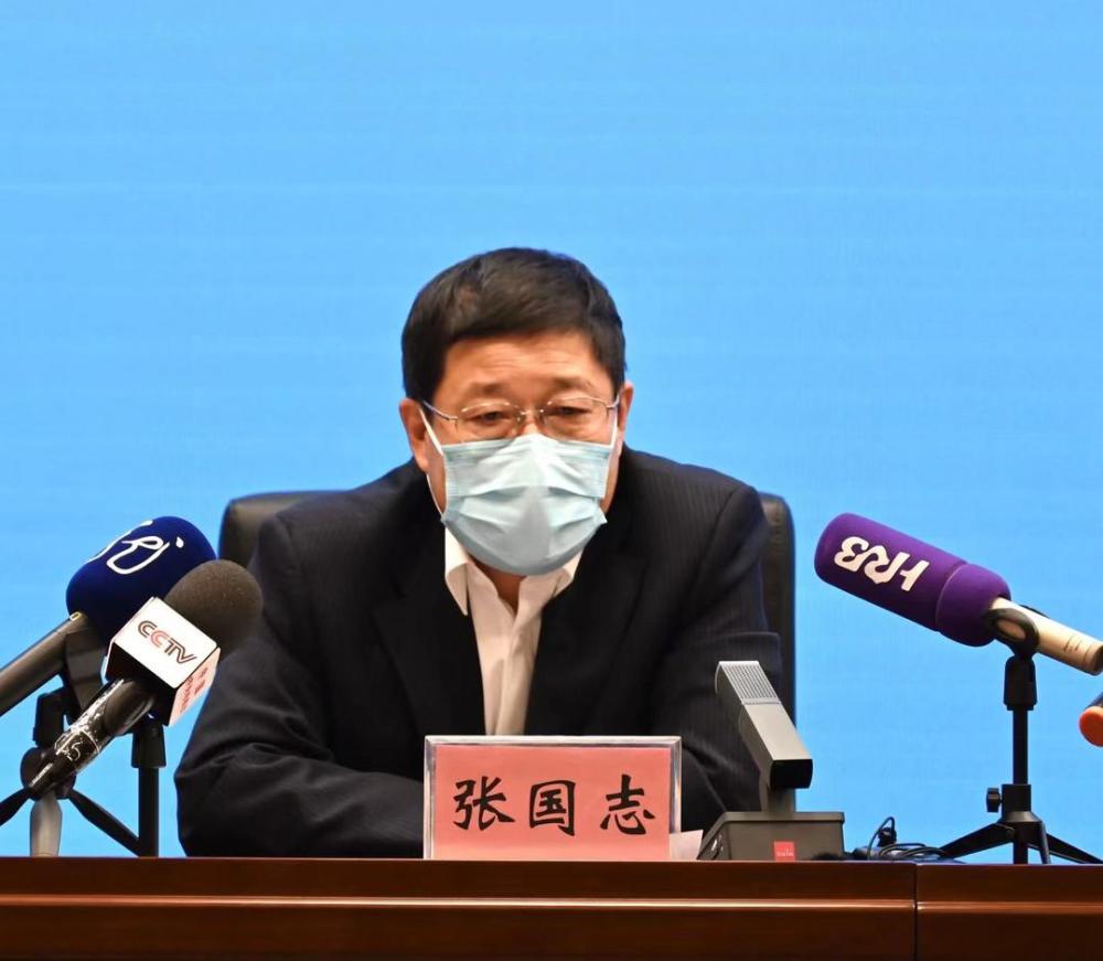 哈尔滨市人社局副局长张国志答记者问.